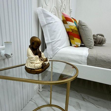 L'Aurora House Apartment Наполи Екстериор снимка